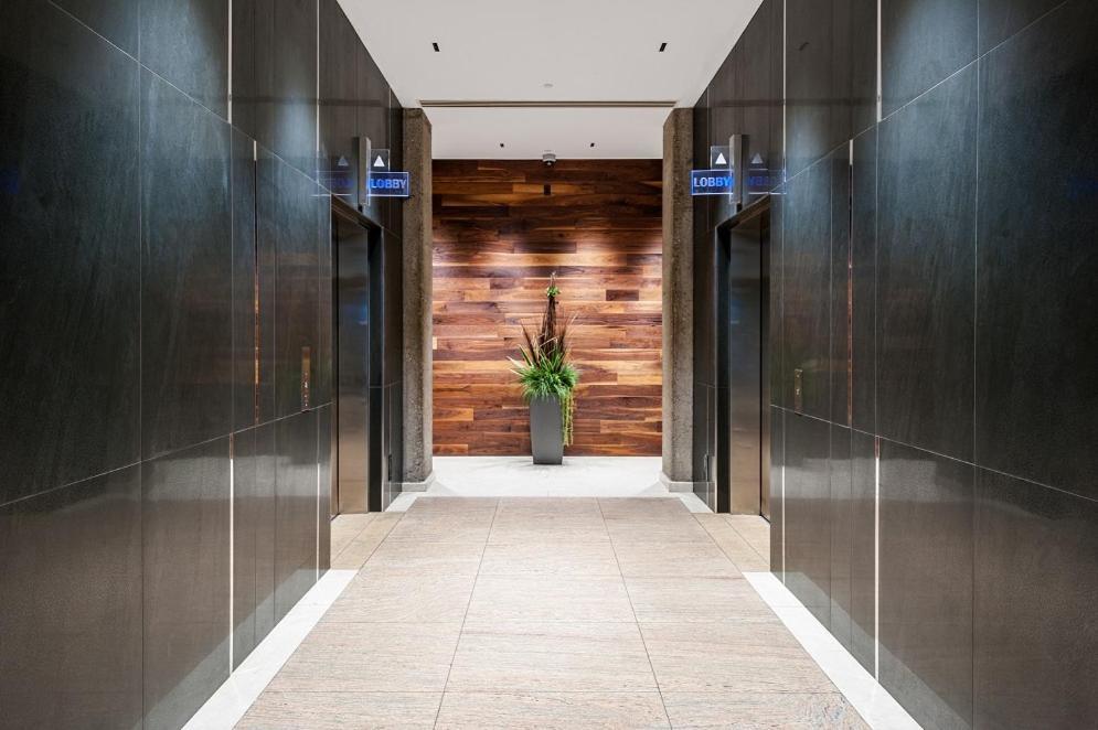 Hotel Bonaventure Montreal Exterior foto